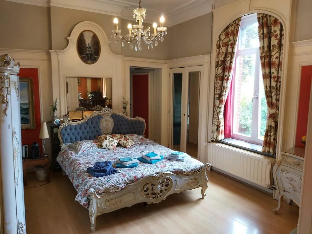 Chateau Lambert Moulinsart Hotel, Shuttle Airport, Long Term Parking, Snooker, Large Terrasse, Dinner, Breakfast Charleroi Belgio