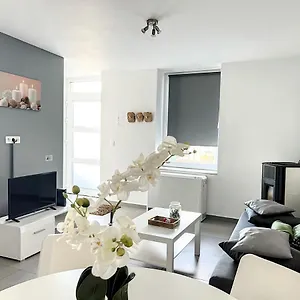 Casa vacanze 18 Brussels-charleroi-airport, Charleroi